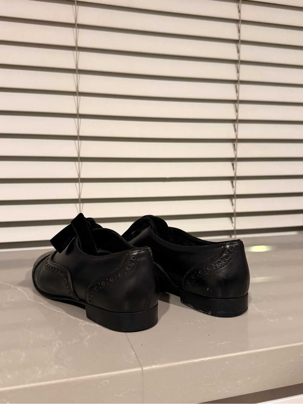 Tory Burch Black Leather Oxford Flats with Velvet Ribbon Tie - Picture 4 of 4